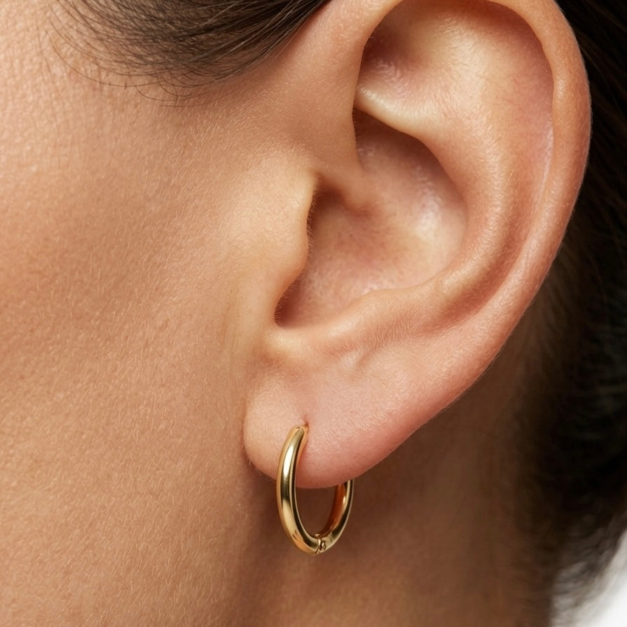 Essential Huggie Hoops