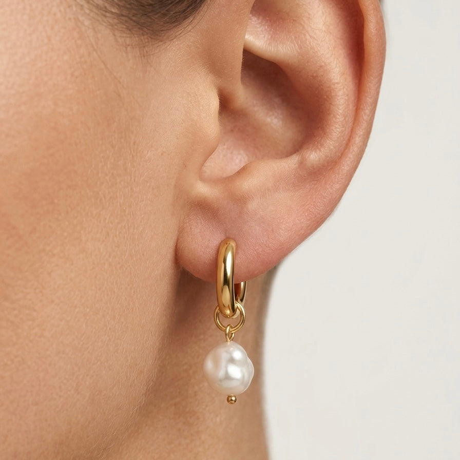 Elara Pearl Earrings