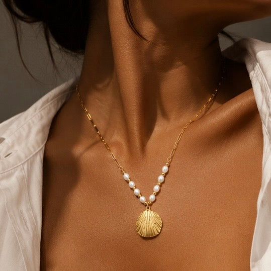 Shell Pearl Necklace
