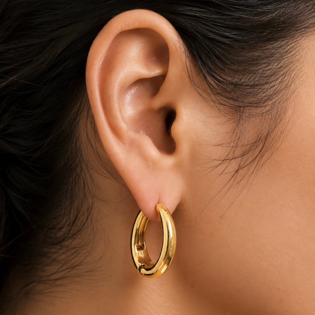 Monroe Chunky Huggie Earrings